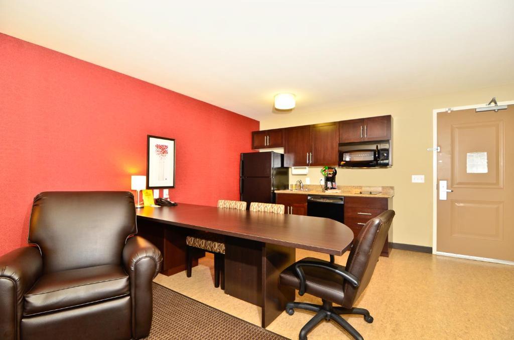 Hawthorn Suites By Wyndham Williston Habitación foto